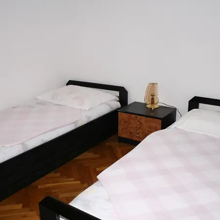 By The Sea Apartman